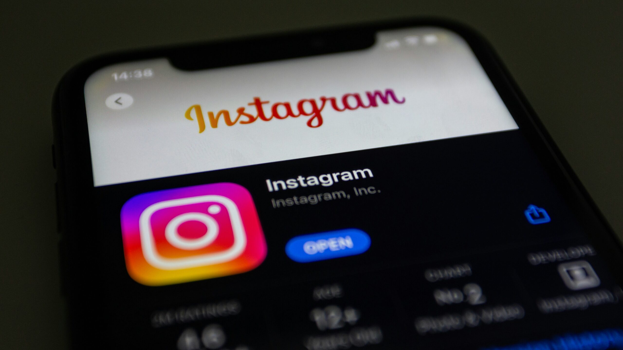 Instagram May Soon Allow Users to Leave Close Friends Lists  as Best_1
